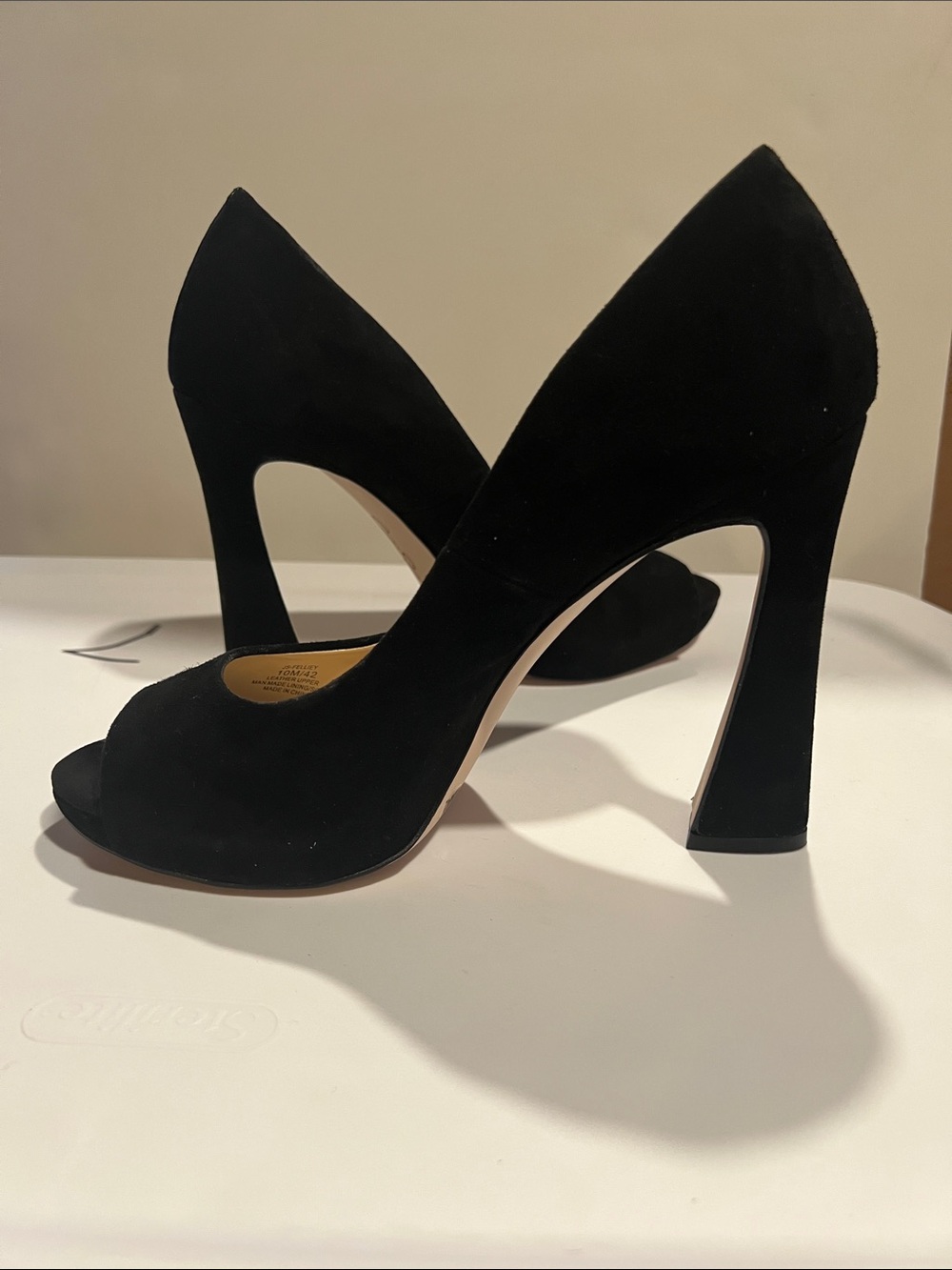 Jessica Simpson black suede pump